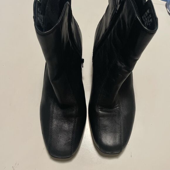 Clarks Ankle Boots - Picture 7 of 7